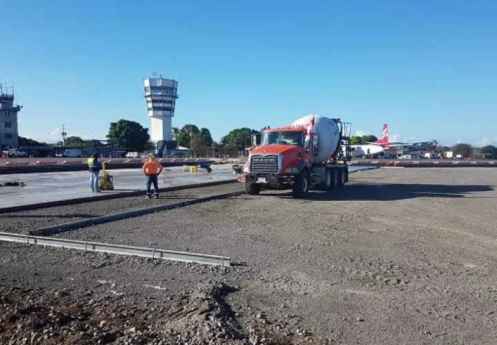 El proyecto cuya inversión alcanza $1,158,777.60 dólares fue adjudicado mediante licitación pública al Consorcio Apron Enrique Malek. Foto/Cortesía