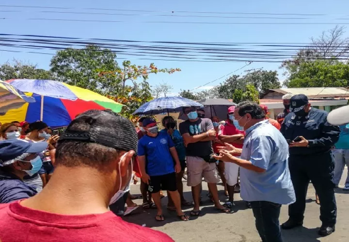 Los moradores de la comunidad de Boca de Parita, en Monagrillo, protestaron recientemente, exigiendo una repuesta por parte de las autoridades del Idaan.