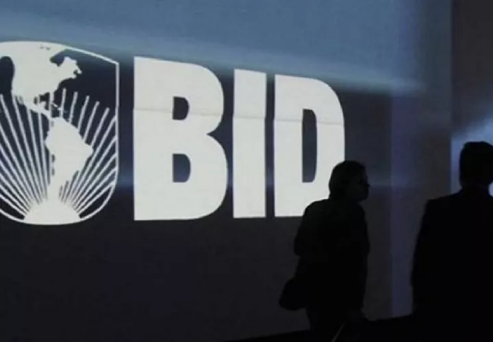 Los Gobiernos de América Latina lanzaron paquetes de apoyo fiscal con una media del 8,5% del PIB regional. EFE