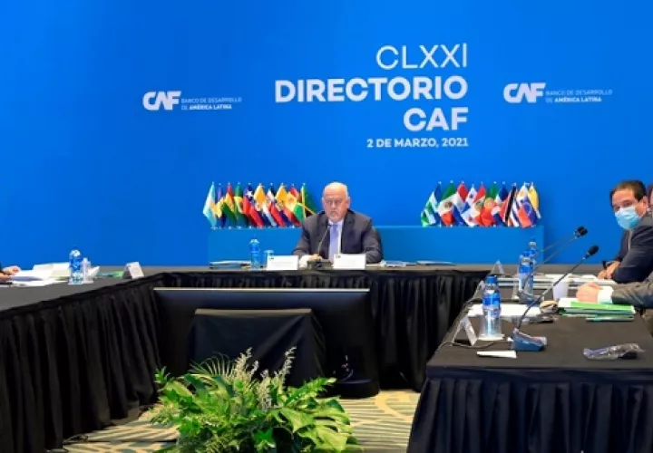 El Programa se orienta a reconocer las acciones en el desarrollo del marco de políticas públicas e inversiones para el cierre de la brecha digital. Foto/Cortesía