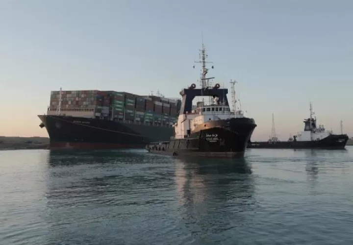 Al Sisi dice que los egipcios consiguieron solucionar la crisis del canal de Suez