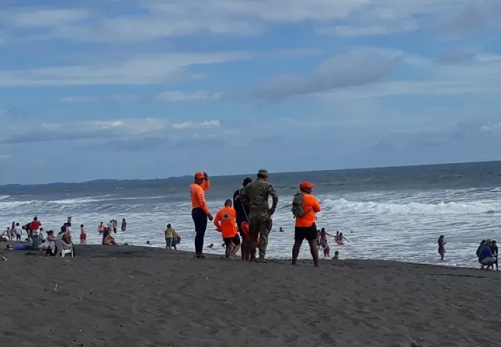 El aforo para ingresar a las playas será el que dispongan los gobernadores de cada provincia, según el acuerdo que hayan establecido con las autoridades de los distritos donde están ubicadas.