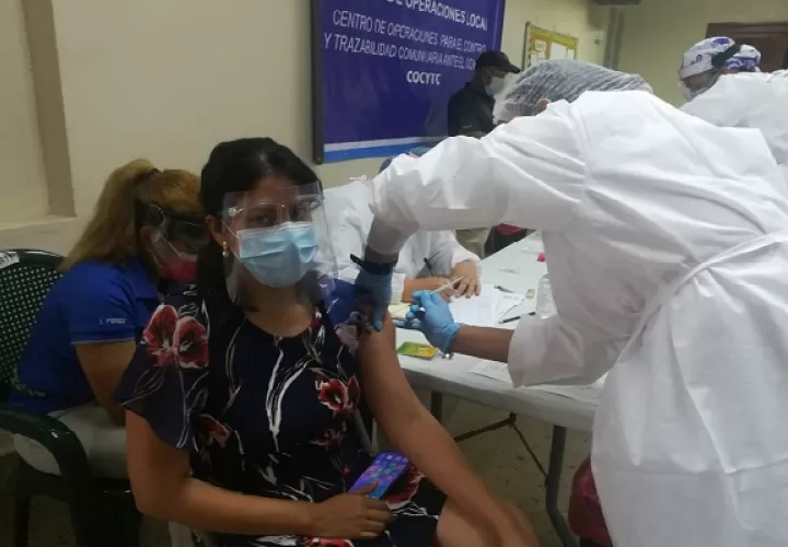 En la segunda fase serán vacunados los adultos mayores de 60 años. 