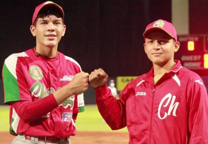  Hiram Sranziola  (izq.) y Luis Aguilar dieron triunfo a Chiriquí. Foto:Fedebeis