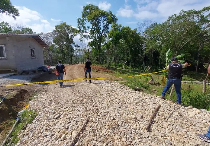 El cuerpo de Carlos Eduardo Ávila alias “Agüita” fue encontrado en una finca apartada en Buena Vista, con múltiples heridas ocasionadas con un machete.