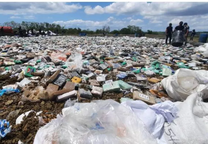 28.7 toneladas de drogas fueron destruidas este viernes 5 de marzo. Foto:Policía Nacional