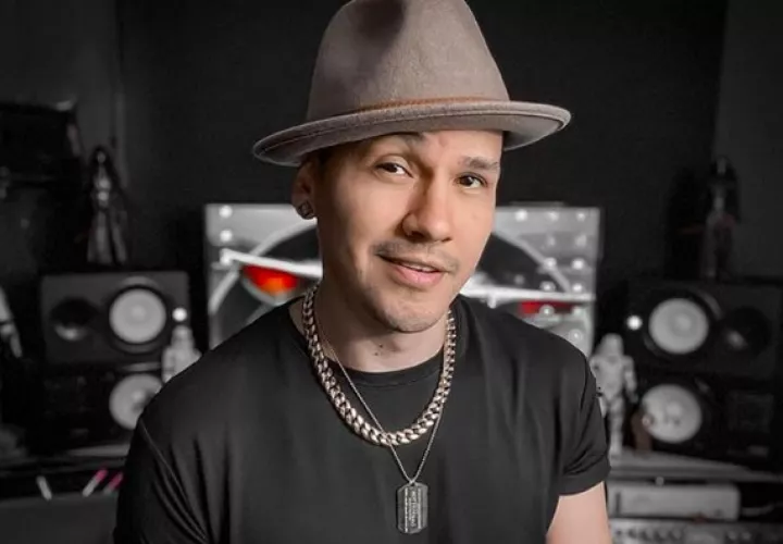 Flex cumplirá en junio 24 años de carrera musical y se ha mantenido fiel a su estilo. Foto: Instagram / @flexoficial