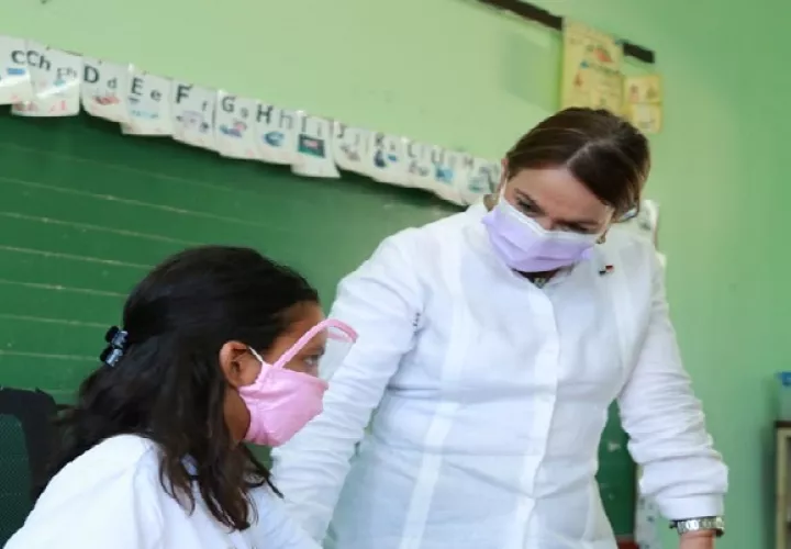 ‘Escuela Segura’ es un aval que le otorga el Ministerio de Educación a aquellos planteles que cumplen estrictamente con las medidas preventivas y protocolos, para evitar la propagación del coronavirus.