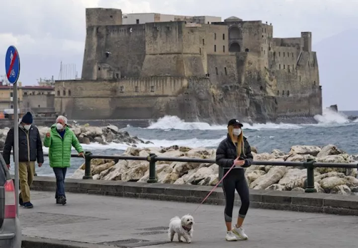 Italia se enfrenta a una "nueva ola" de covid-19. Foto:EFE