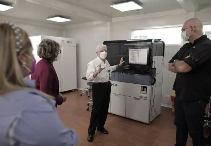 Inauguración del laboratorio modular.