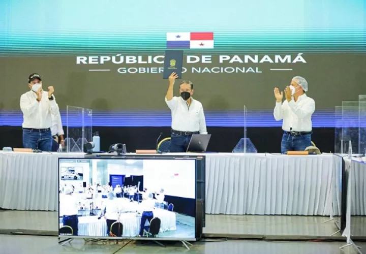 El presidente Laurentino Cortizo sancionó hoy la Ley No. 164 que crea la Agencia Panameña de Alimentos (APA). Foto cortesía