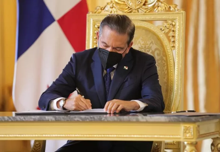 La Ley que sancionó este jueves el mandatario Laurentino Cortizo busca mejorar la eficacia del sistema de salud nacional. Foto cortesía