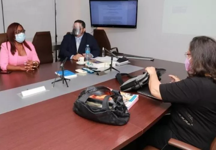 La  propuesta de reglamentación tiene un avance significativo, tras haberse reunido con diferentes instituciones como: el Tribunal Electoral, Meduca, Inamu, Aparlexpa y ahora, la Fiscalía General Electoral.