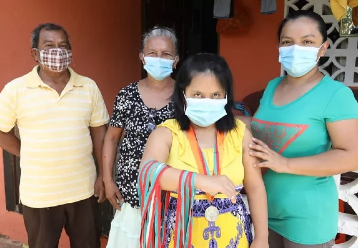 Mabel Barría venció todos los diagnósticos médicos que le aseguraban una corta vida. Foto cortesía Mides