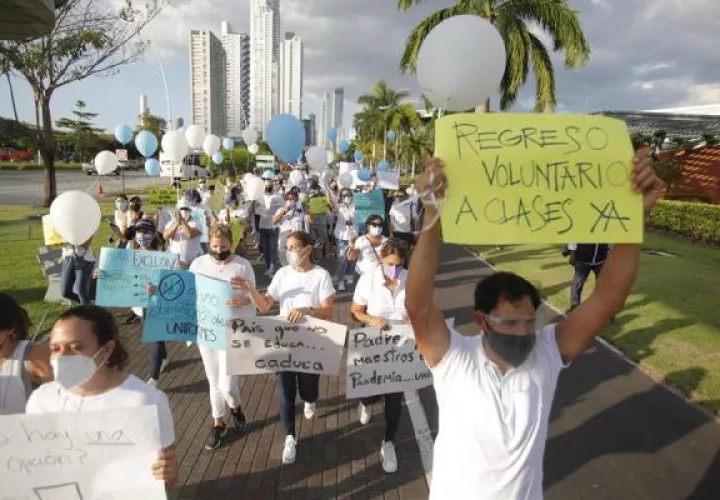 La marcha se realizó en la Cinta Costera.