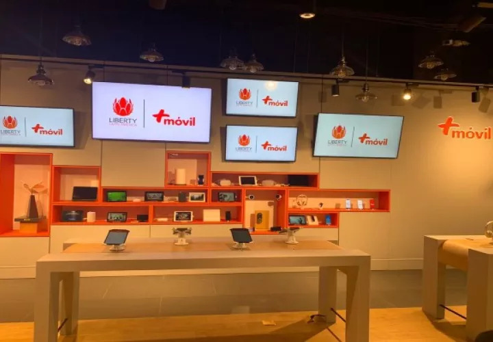 A raíz de la pandemia los colaboradores de +Móvil pasaron de trabajar 100% en la oficina al Teletrabajo 100% desde casa, solo el equipo técnico estuvo trabajando desde calle brindando el servicio para los clientes, (técnicos de planta externa), aseguró Kenigzstein.