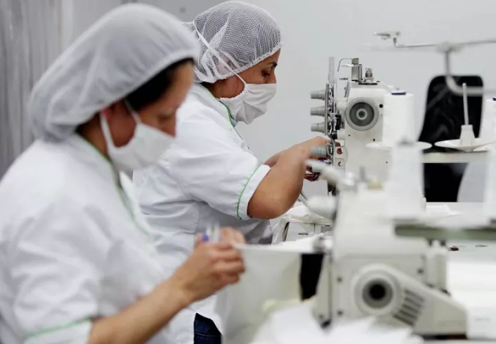 La clave para la autonomía económica son las políticas de empleo y el cierre de la brecha digital. EFE