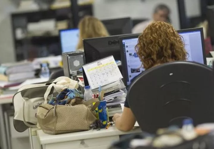 Este salario estaría dirigido solamente a las mujeres. EFE