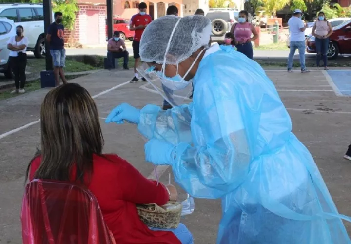 A la fecha se aplicaron 4,904 pruebas para detectar la covid-19. Foto cortesía Minsa