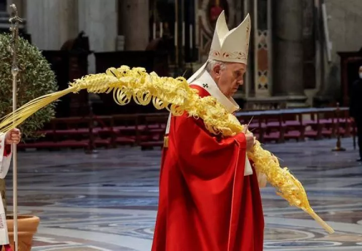 El papa Francisco oficia los actos del Domingo de Ramos.