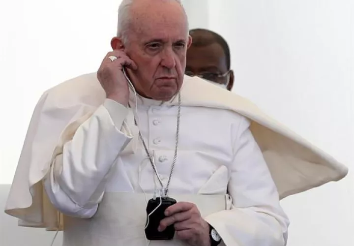 El papa Francisco durante un encuentro interreligioso en la llanura de Ur. EFE