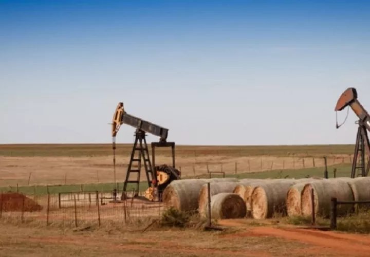 Los contratos de gasolina con vencimiento en abril subieron 5 centavos hasta 1,97 dólares el galón, y los de gas natural para entrega el mismo mes se dejaron algo más de un centavo hasta 2.56 dólares por cada mil pies cúbicos.