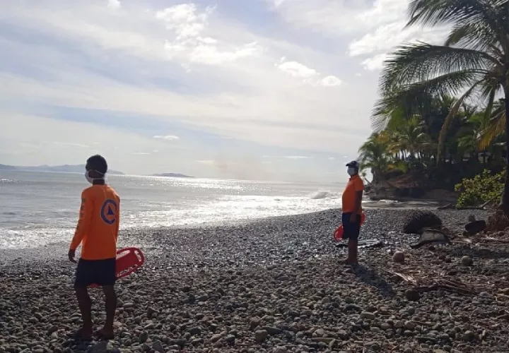 El consumo de alcohol en playas, ríos y balnearios está prohibido. Foto cortesía Sinaproc