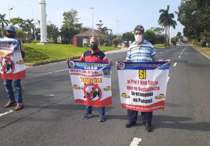 Los transportistas están en contra también del alza del combustible ya que en medio de la pandemia el ingreso es muy bajo y no pueden llevar el sustento a sus hogares.