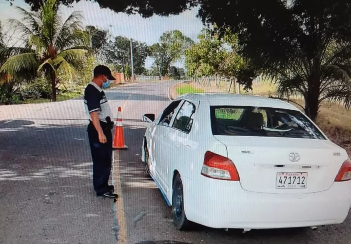 Se mantendrán los puestos de control, a cargo de estamentos de seguridad. Foto: Thays Domínguez