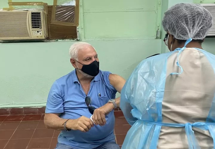 Ricardo Martinelli calificó de positivo el proceso de vacunación.