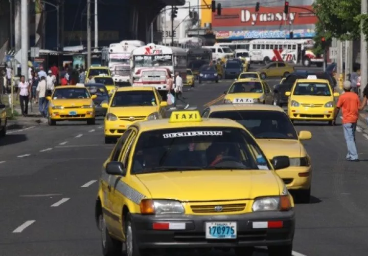 El dirigente transportista dijo que algunos conductores que son "palancas" se niegan a que se elimine la medida de pares y nones.