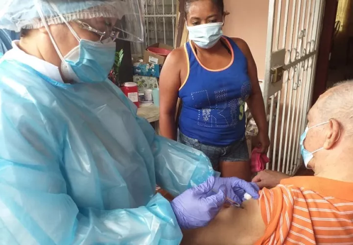 En Panamá se usa la vacuna de Pfizer.