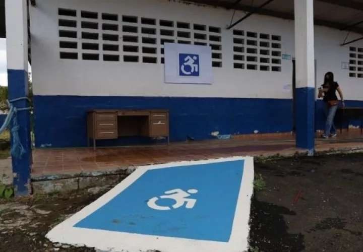 Los planteles han sido adecuados con la construcción de rampas.