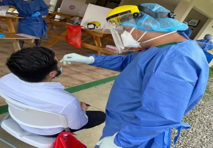 Irma Pinzón representante de pacientes con enfermedades crónicas existen más de 10 mil pacientes con enfermedades de Artritis Reumatoide.
