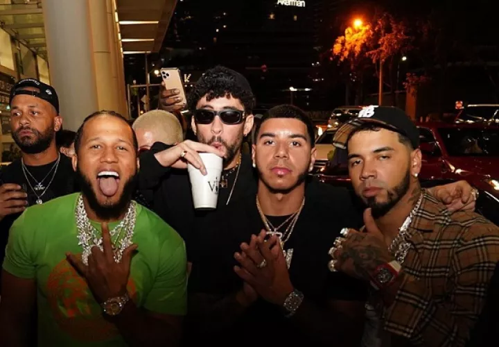 Anuel AA, Bad Bunny y otros artistas estaban de fiesta supuestamente en Miami. Foto: Twitter