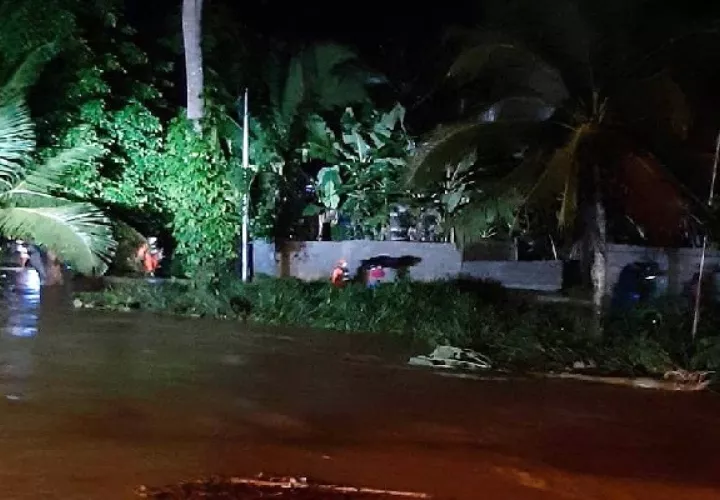 En la provincia de Bocas del Toro se mantiene una alerta verde, debido a un frente frío que afecta el área. Foto: Sinaproc