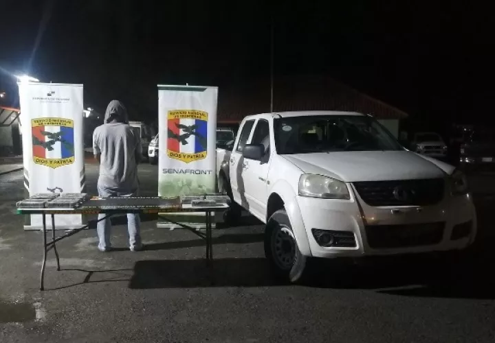 El auto en el que se transportaba la droga tenía un doble fondo. Foto: Cortesía Senafront