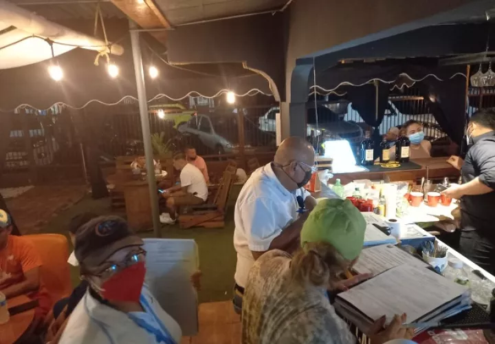 Uno de los locales operaba como restaurante, cuando realmente era un bar. Fot: José Vásquez
