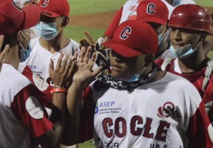 Coclé barrió a Panamá Oeste en las semifinales. Foto: Fedebeis