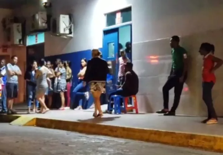 El hombre de 34 años fue llevado al cuarto de urgencias del complejo hospitalario Dr. Manuel Amador Guerrero, donde se dictaminó su muerte. Foto: Diomedes Sánchez 