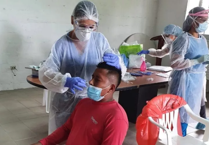 Personal de salud aplicó 9,059 pruebas nuevas de contagio en las últimas 24 horas en Panamá. Foto: Cortesía Minsa