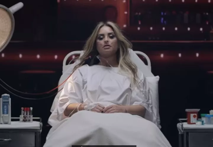 Imagen del video 'Dancing With the Devil'. YouTube