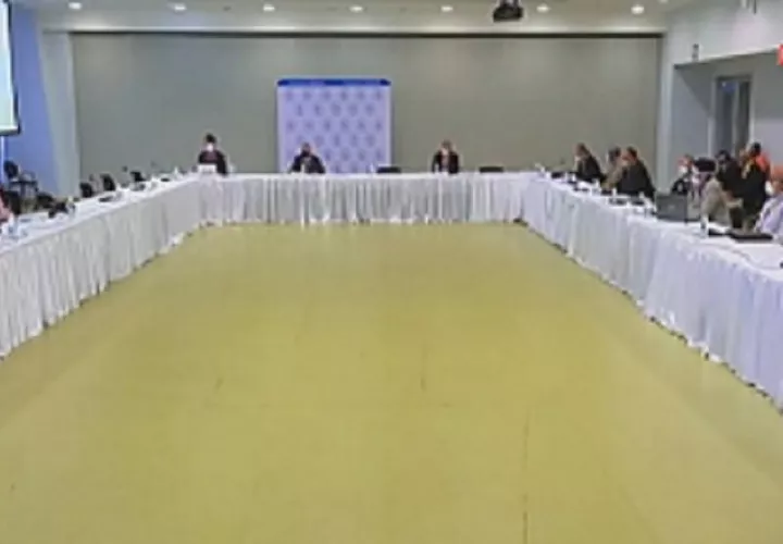 La mesa plenaria entró a su cuarta semana tratando de superar el tema de la metodología. Solo se reúne dos veces por semana. Foto de internet