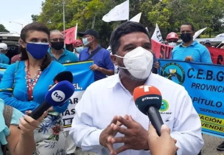 Ábrego dijo que le preocupa aún el tema de la certificación de los planteles educativos que supuestamente están listos.