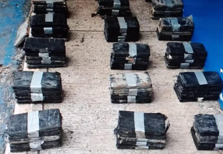Se encontraron 136 paquetes de presunta droga. Foto: Eric A. Montenegro