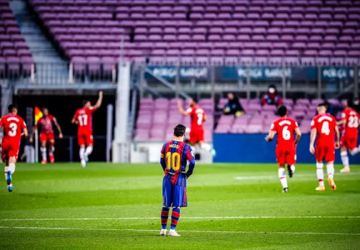 El Barcelona ya no dependen de sí mismos y tendrán que volver a remar para lograr el título de liga. Foto: Twitter