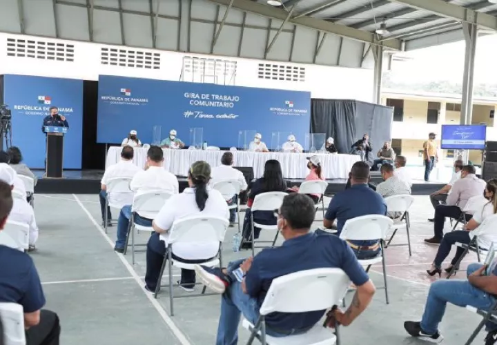 El pasado sábado, el presidente Laurentino Cortizo estuvo en Chiriquí revisando la intervención de los centros educativos. Foto: Cortesía Meduca