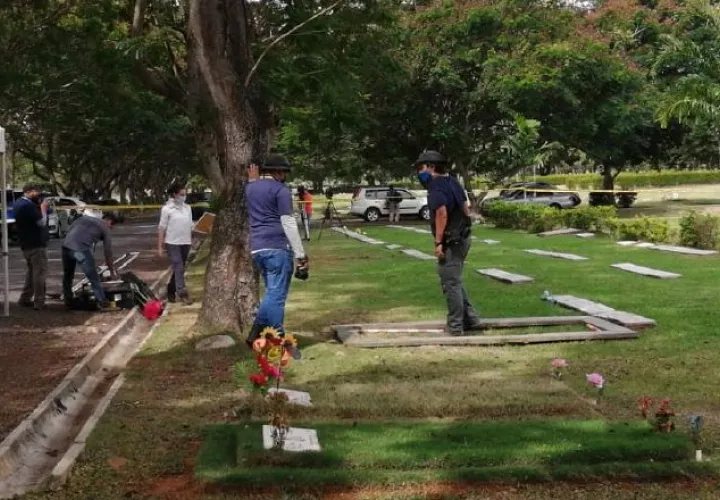 El pasado jueves, en el Jardín de Paz, se realizó la exhumación de una de las víctimas de la invasión, luego que un tribunal lo autorizara. Foto: cortesía Comisión 20 de diciembre