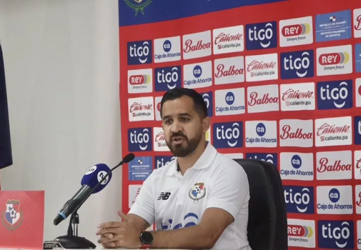 Ignacio "Nacho" Quintana, técnico de la selección nacional femenina de Panamá. Foto: Twitter