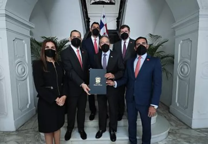 fotografia_exterior_firma_de_acuerdo_opt.jpg
